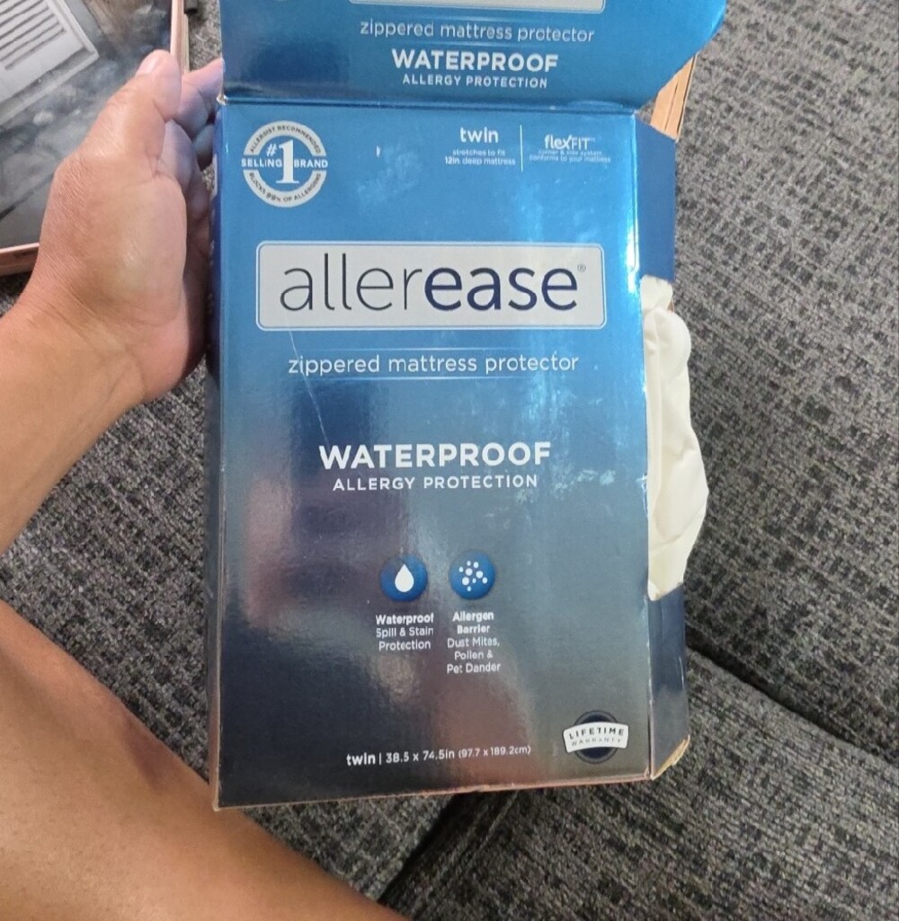 Allerease Waterproof Zippered Mattress Protector - Blue - Picture 4 of 4